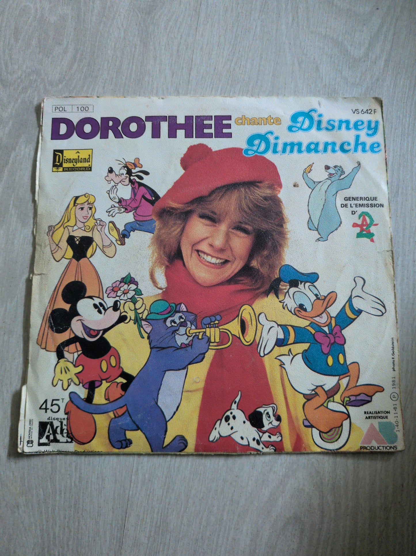 Dorothée chante Rox et Rouky