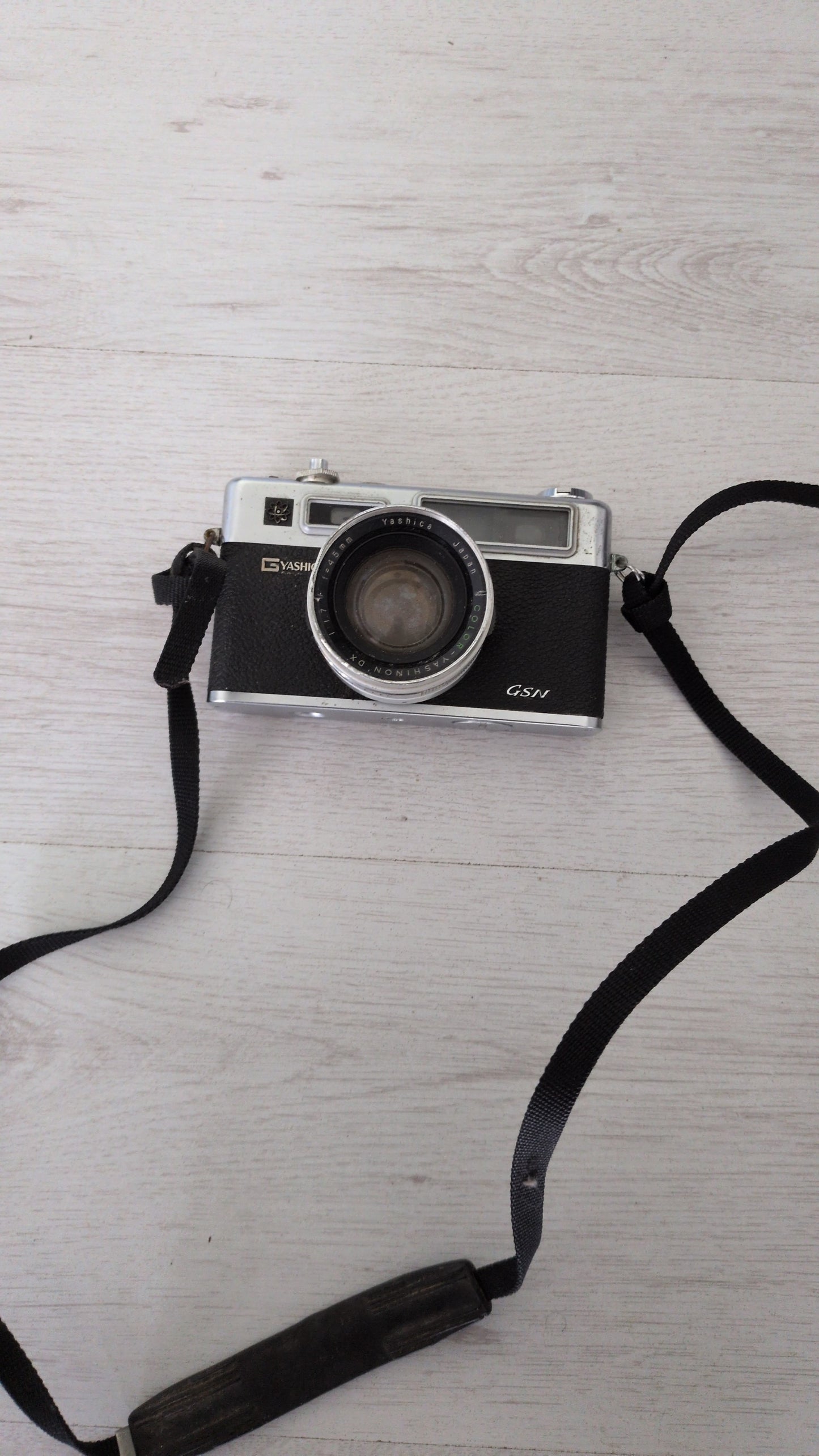 Appareil photo télémétrique argentique - Yashica Electro 35 GSN