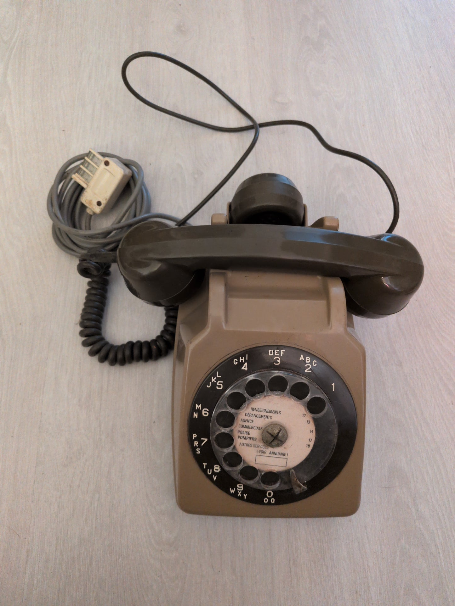 Ancien téléphone fixe
