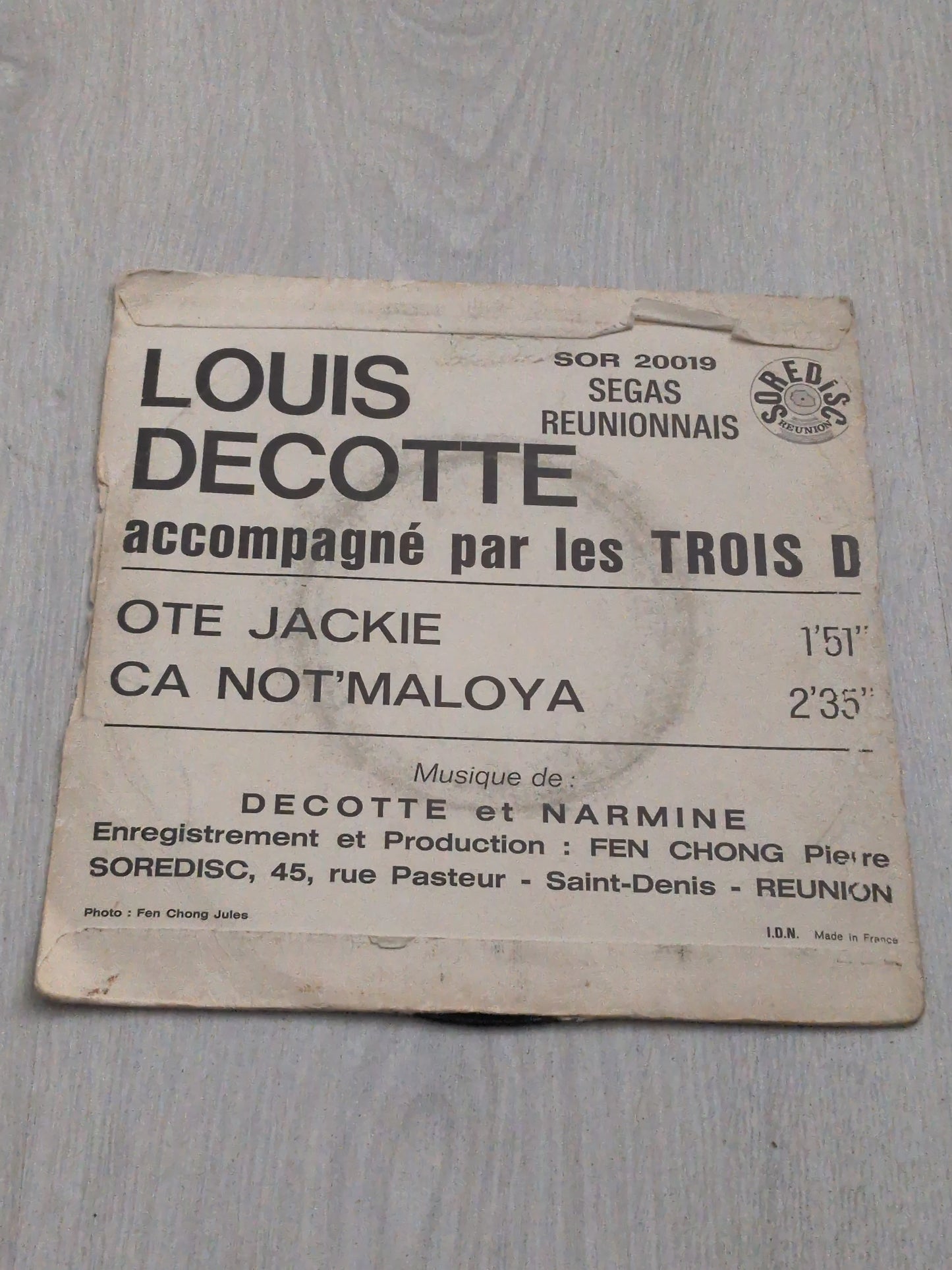 Louis decotte accompagné par les trois D