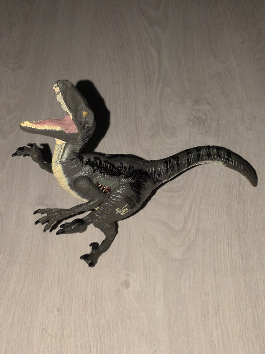 Figurine vélociraptor