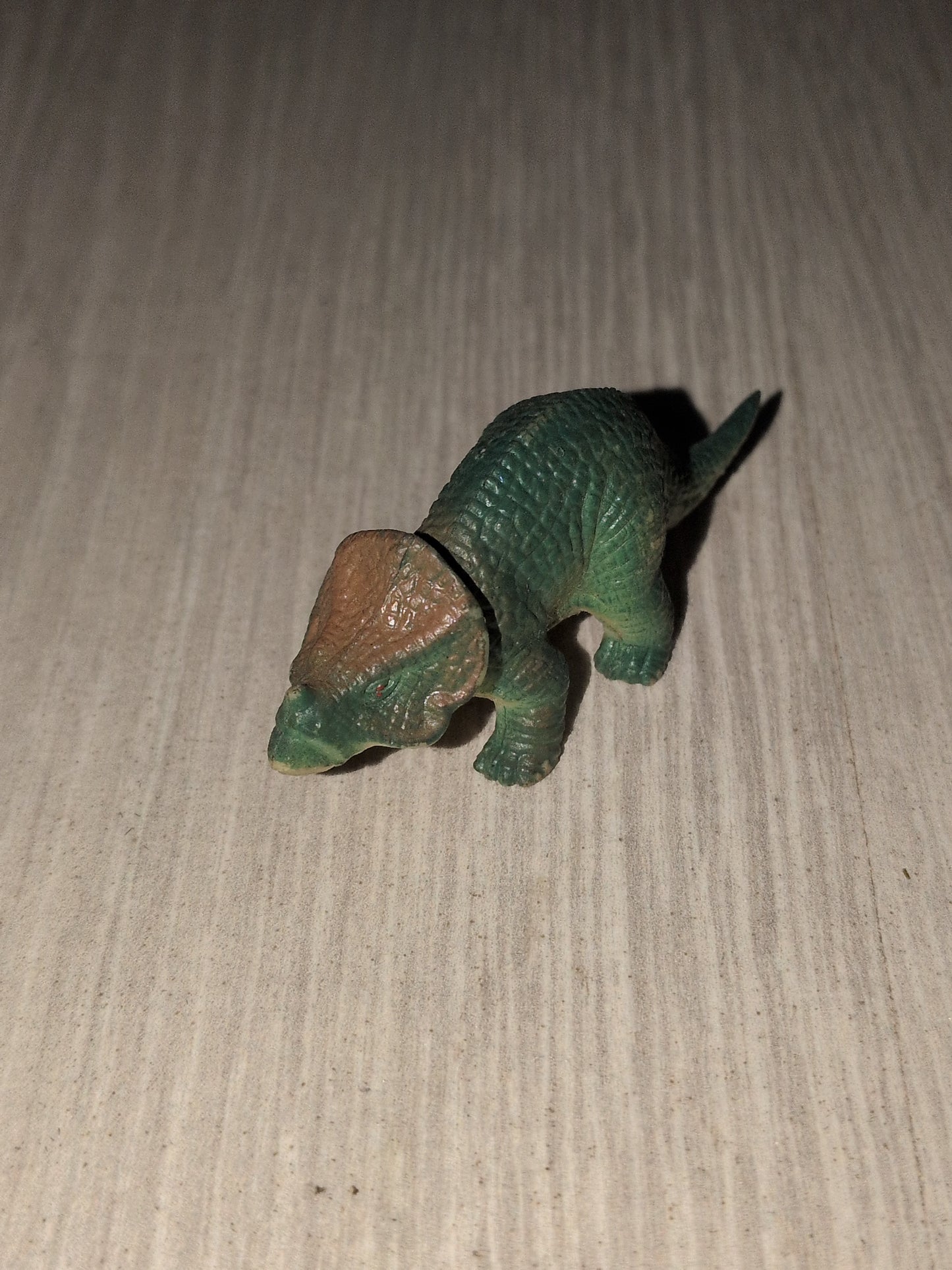 Figurine dinausore