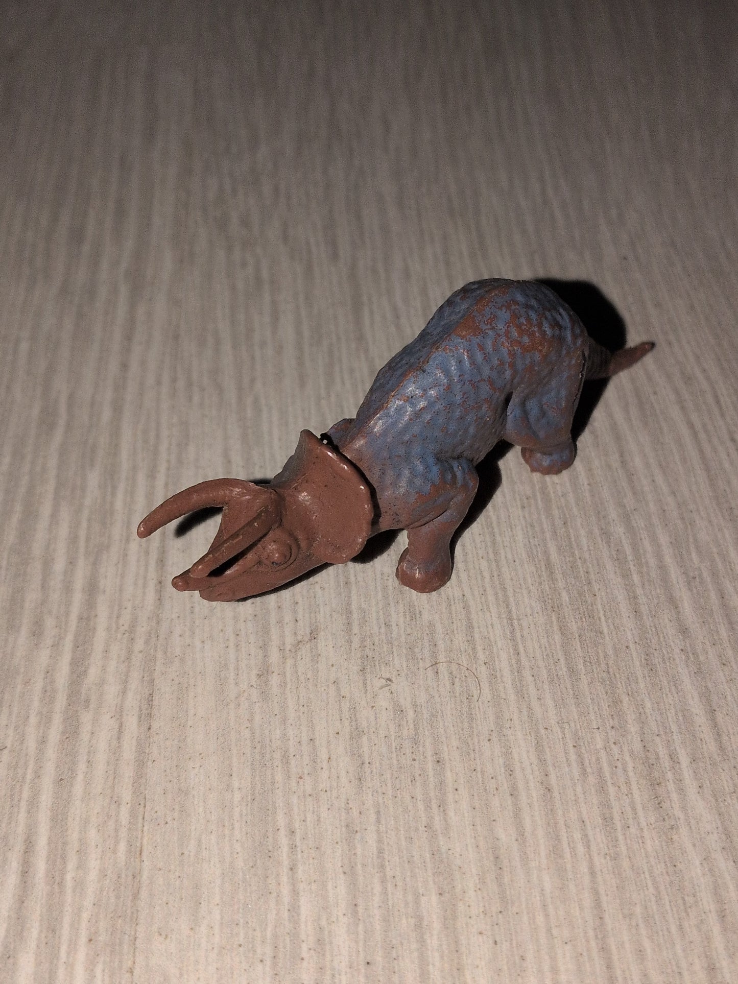 Figurine dinausore