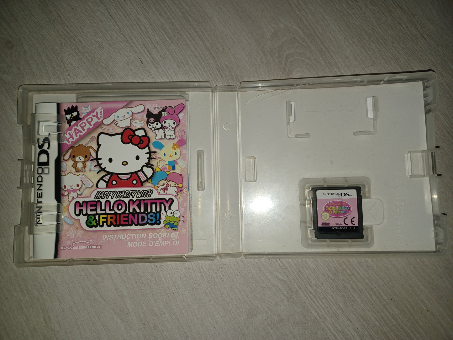 Fais la fête avec Hello kitty et ses amis !