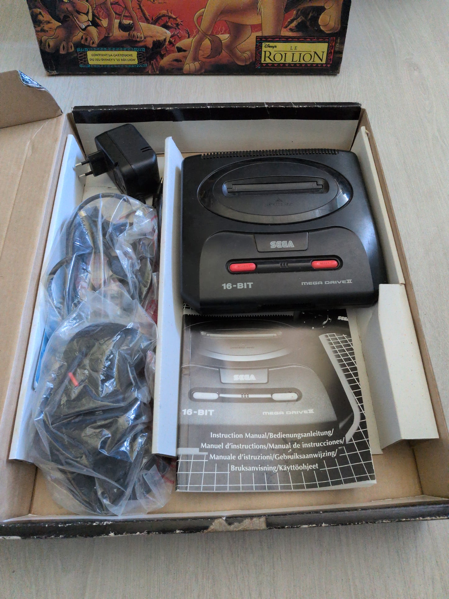 Mega drive II - Édition le roi lion (en boîte)