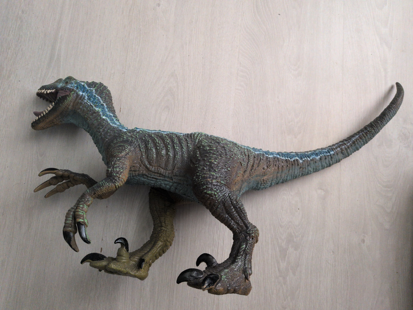 Figurine Vélociraptor
