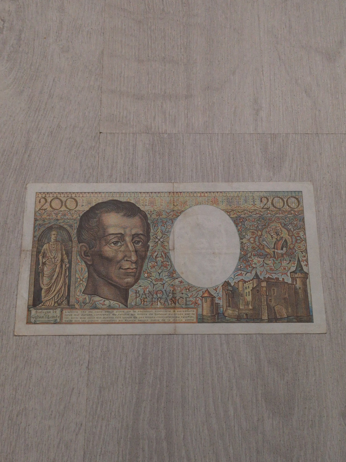 200 Francs