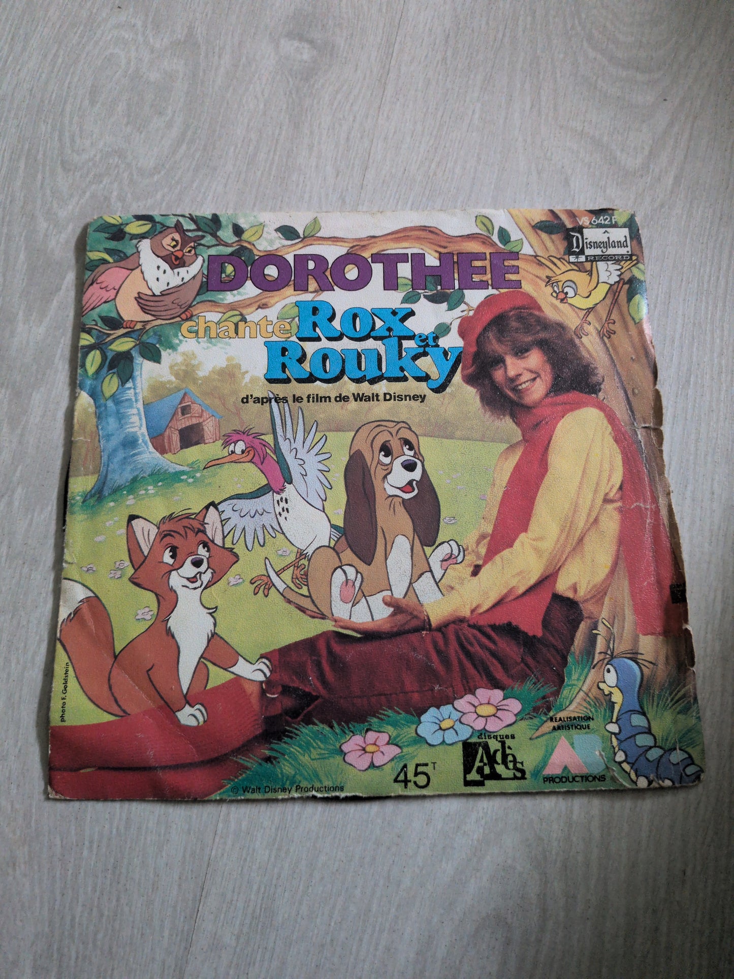 Dorothée chante Rox et Rouky