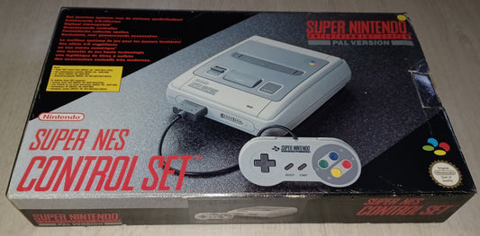 Super Nintendo (en boîte)