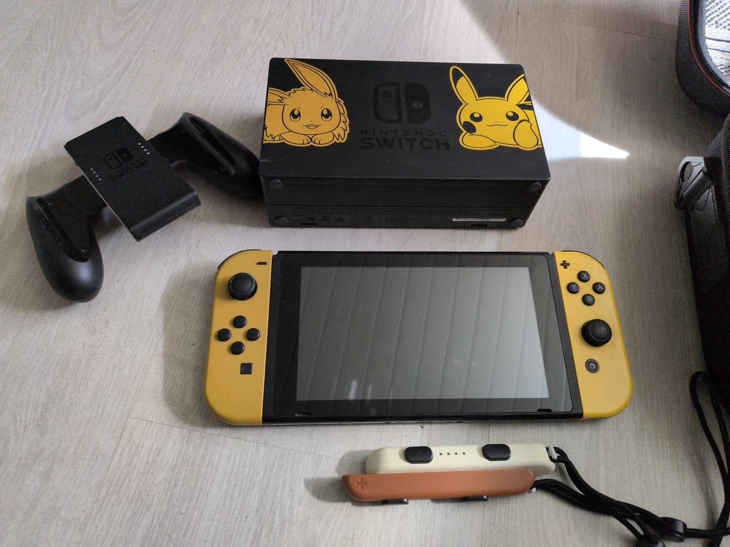 Switch 1 Édition Pokémon Let's go pikachu