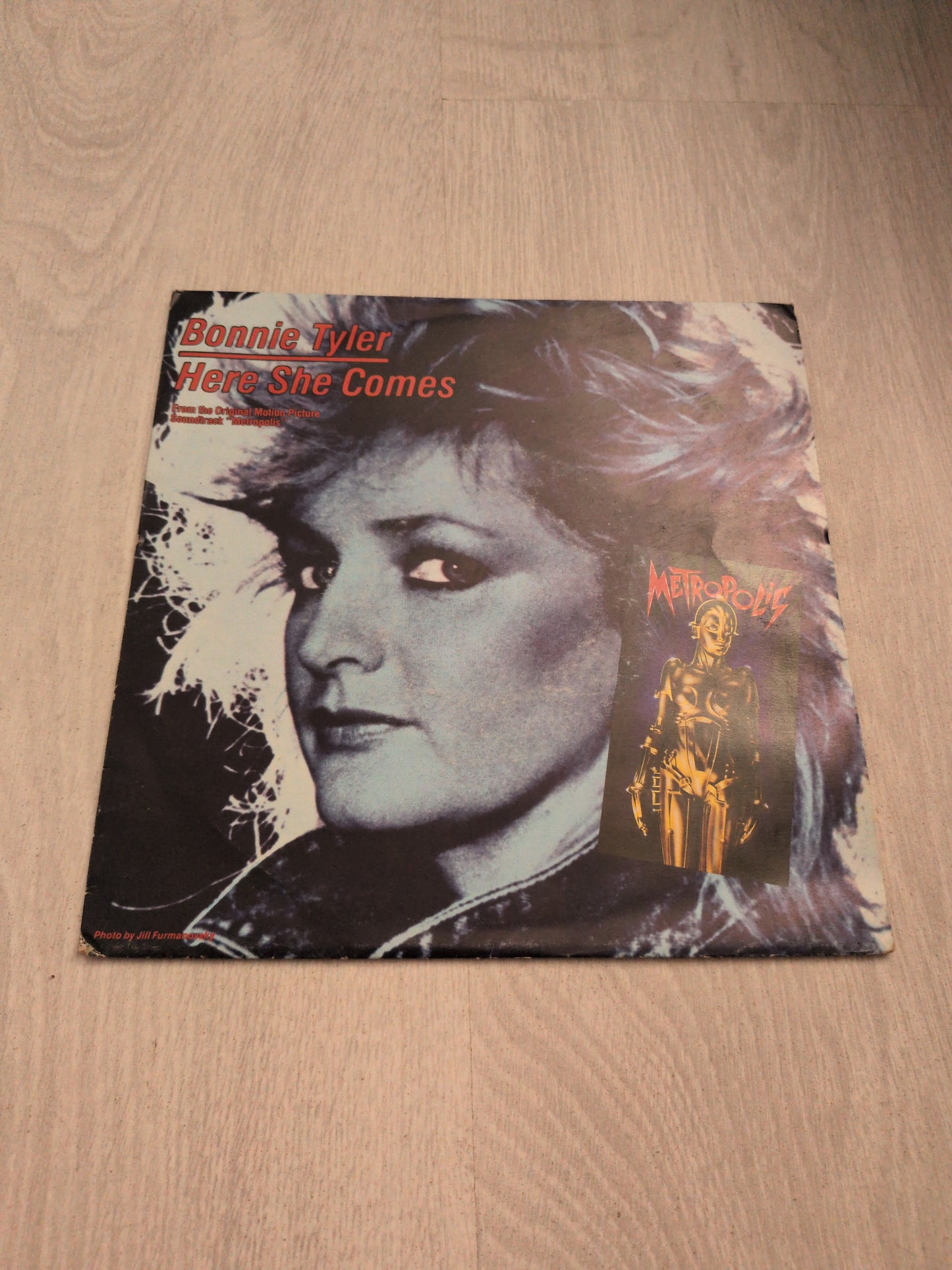 Bonnie Tyler - Here she comes