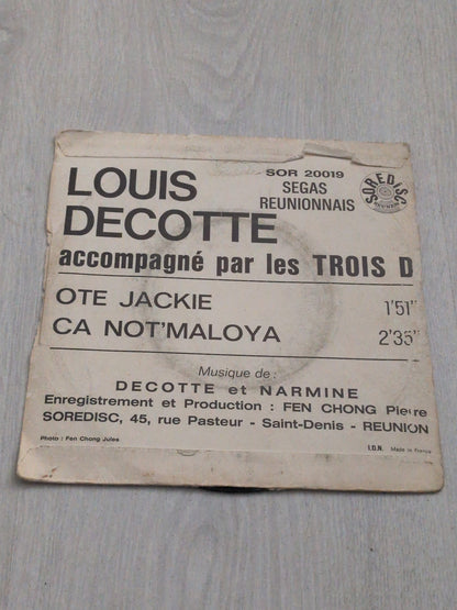 Louis decotte accompagné par les trois D