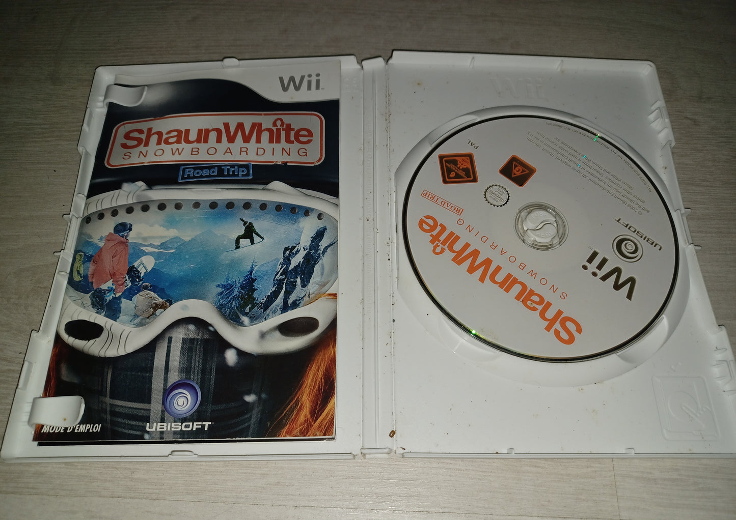 Shaun White snowboarding