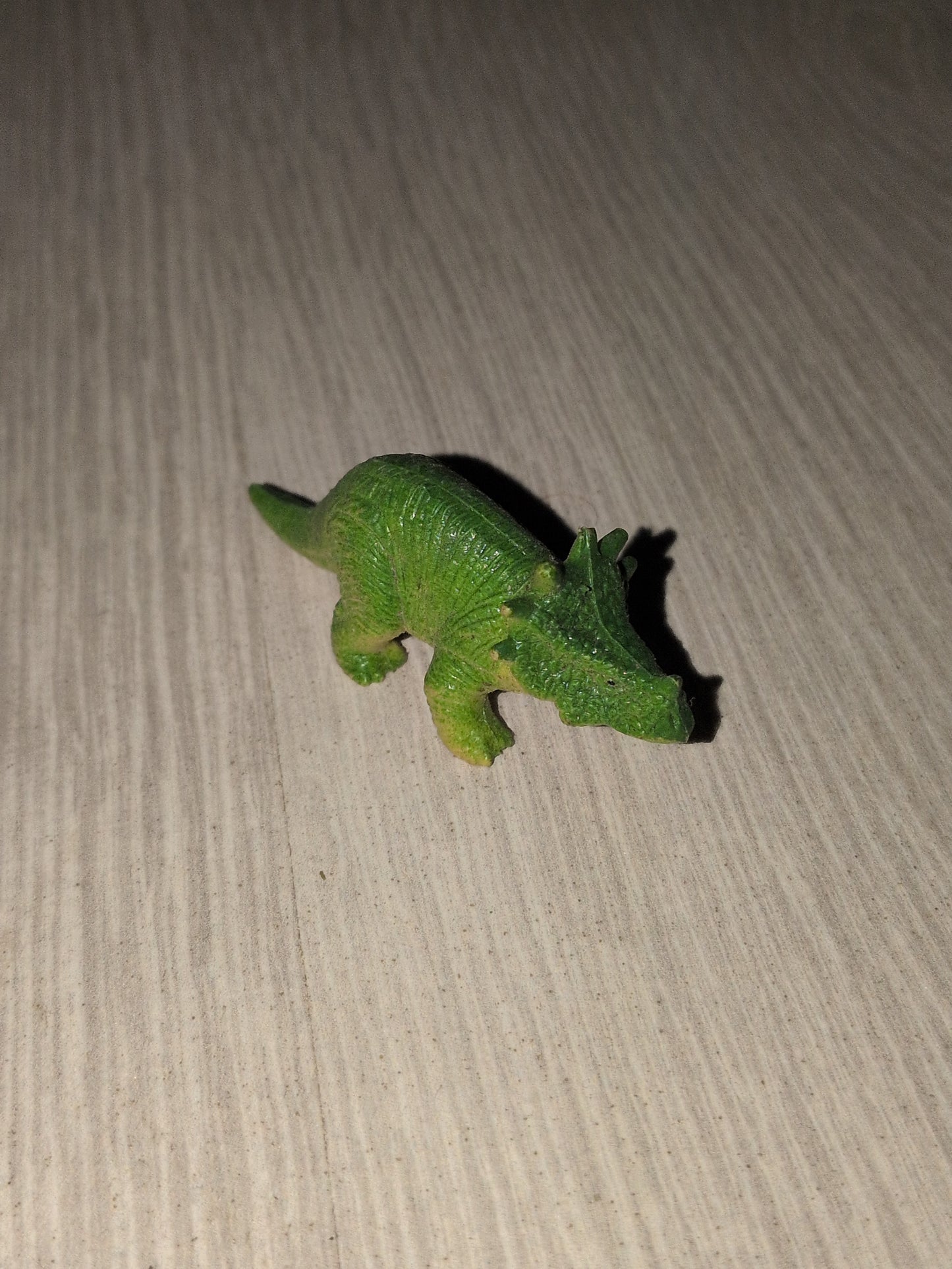 Figurine dinausore
