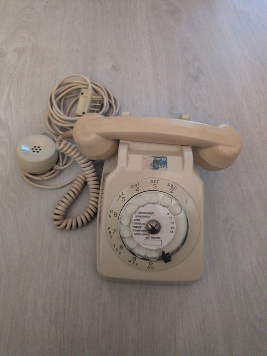 Ancien téléphone fixe