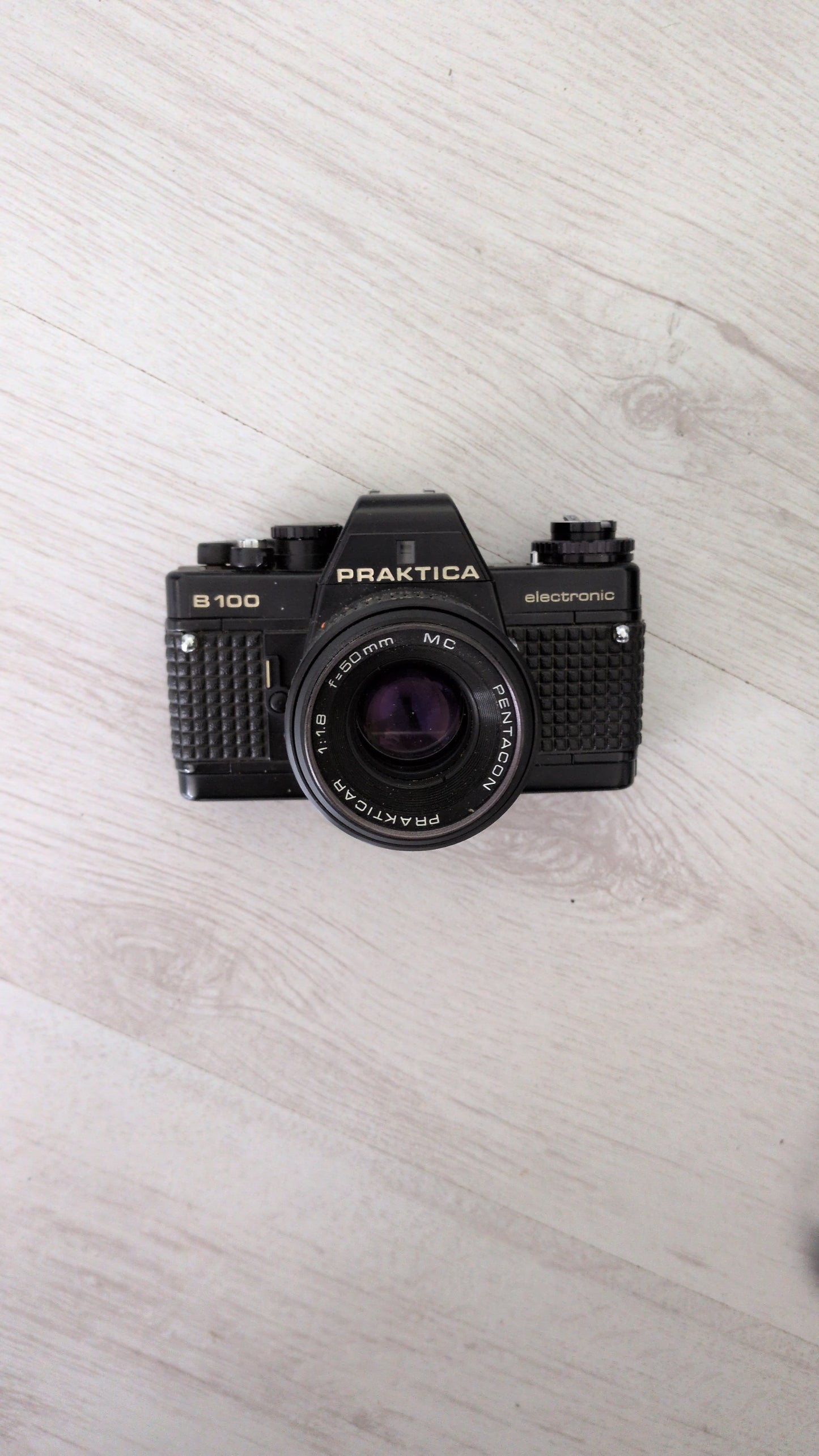 Appareil photo reflex argentique -  Praktica B100 Electronic