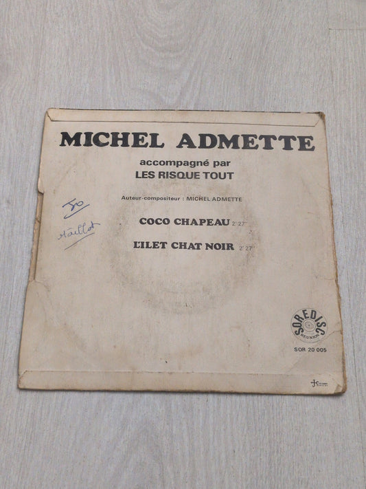 Michel admette accompagné par les risque tout