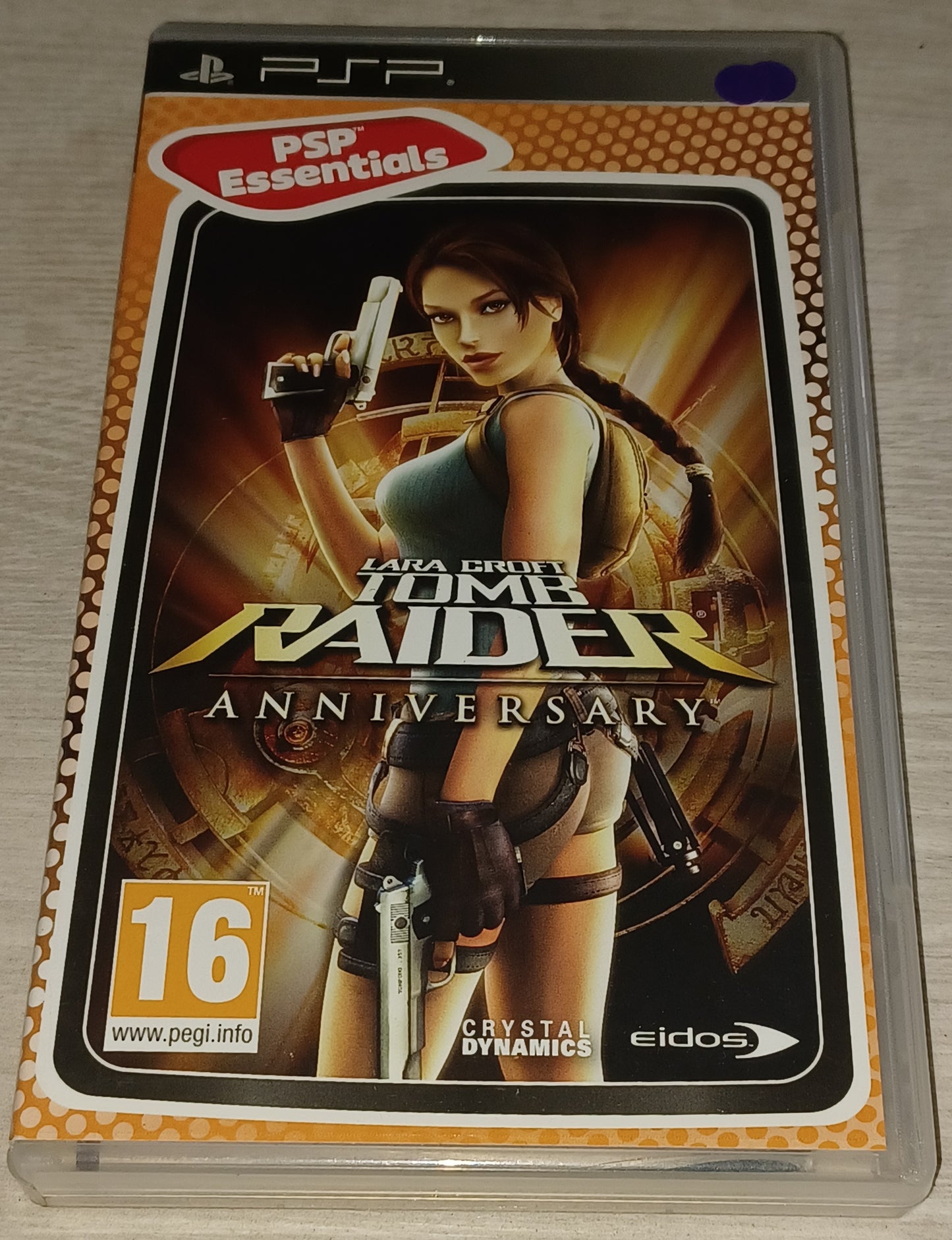 Lara croft tomb raider anniversary (essentials)