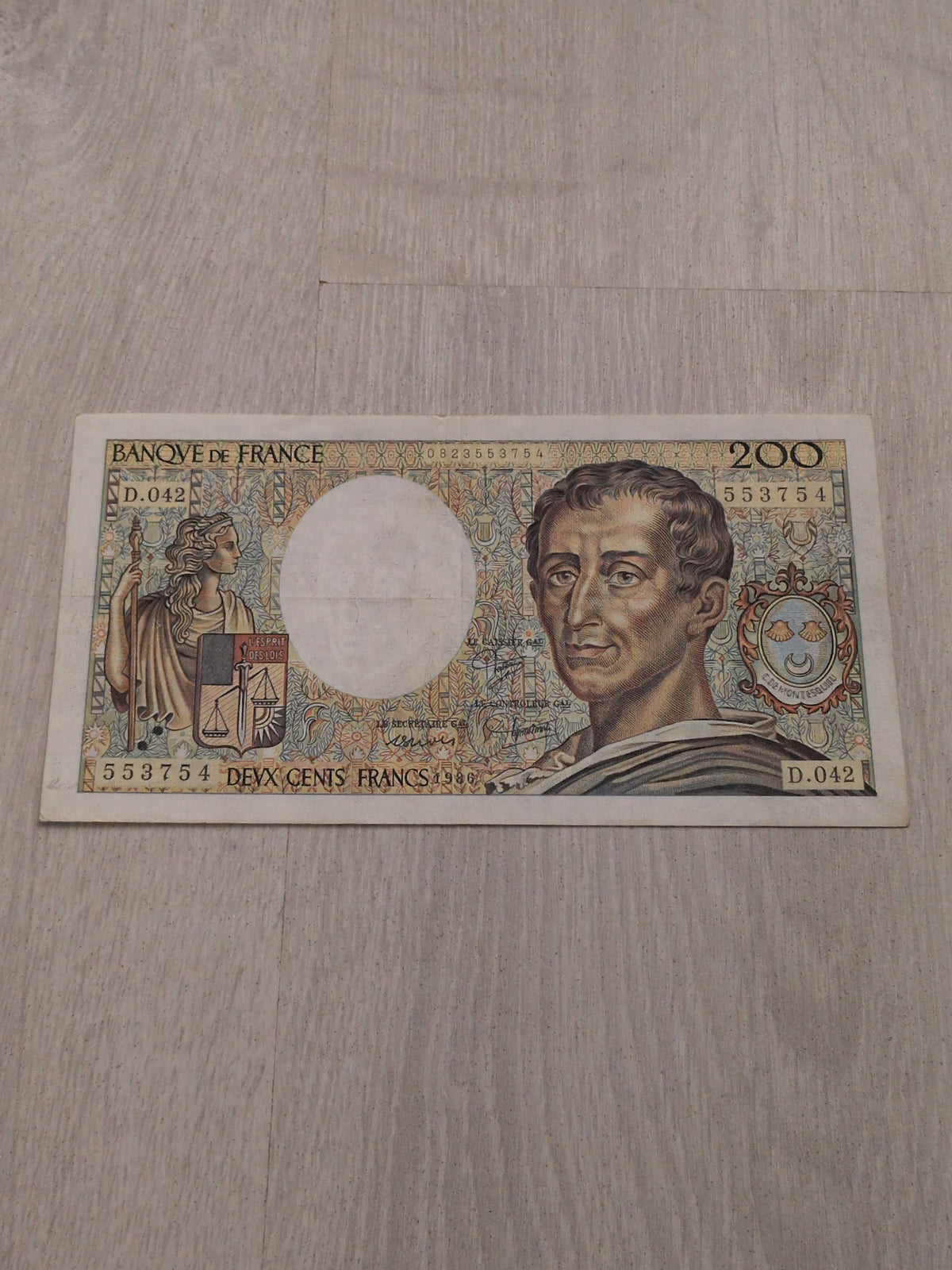 200 Francs