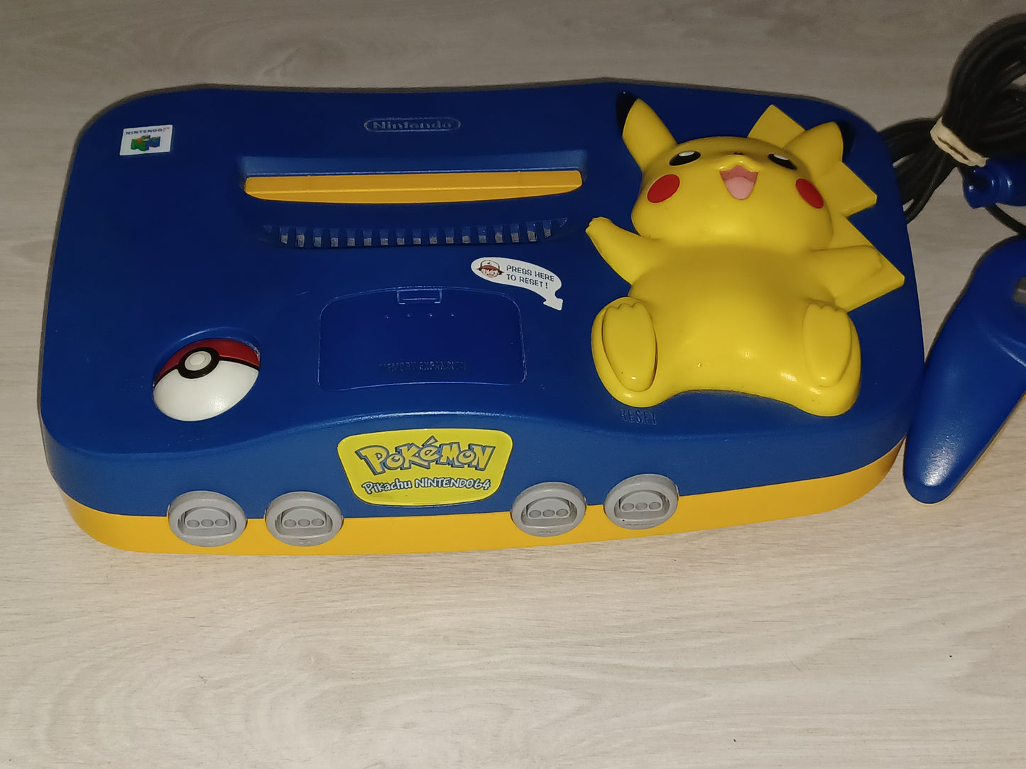 Nintendo 64 - Edition Pokémon pikachu