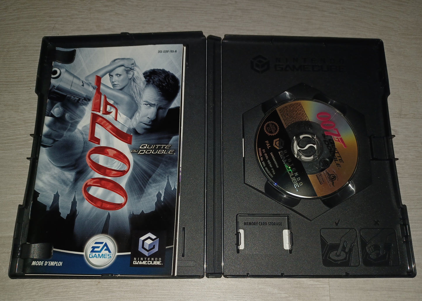 James bond 007 : Quitte ou double