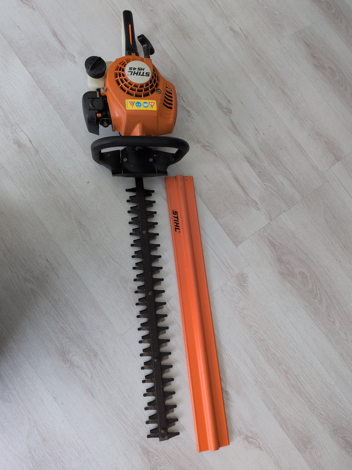Taille haie thermique - Stihl HS 45