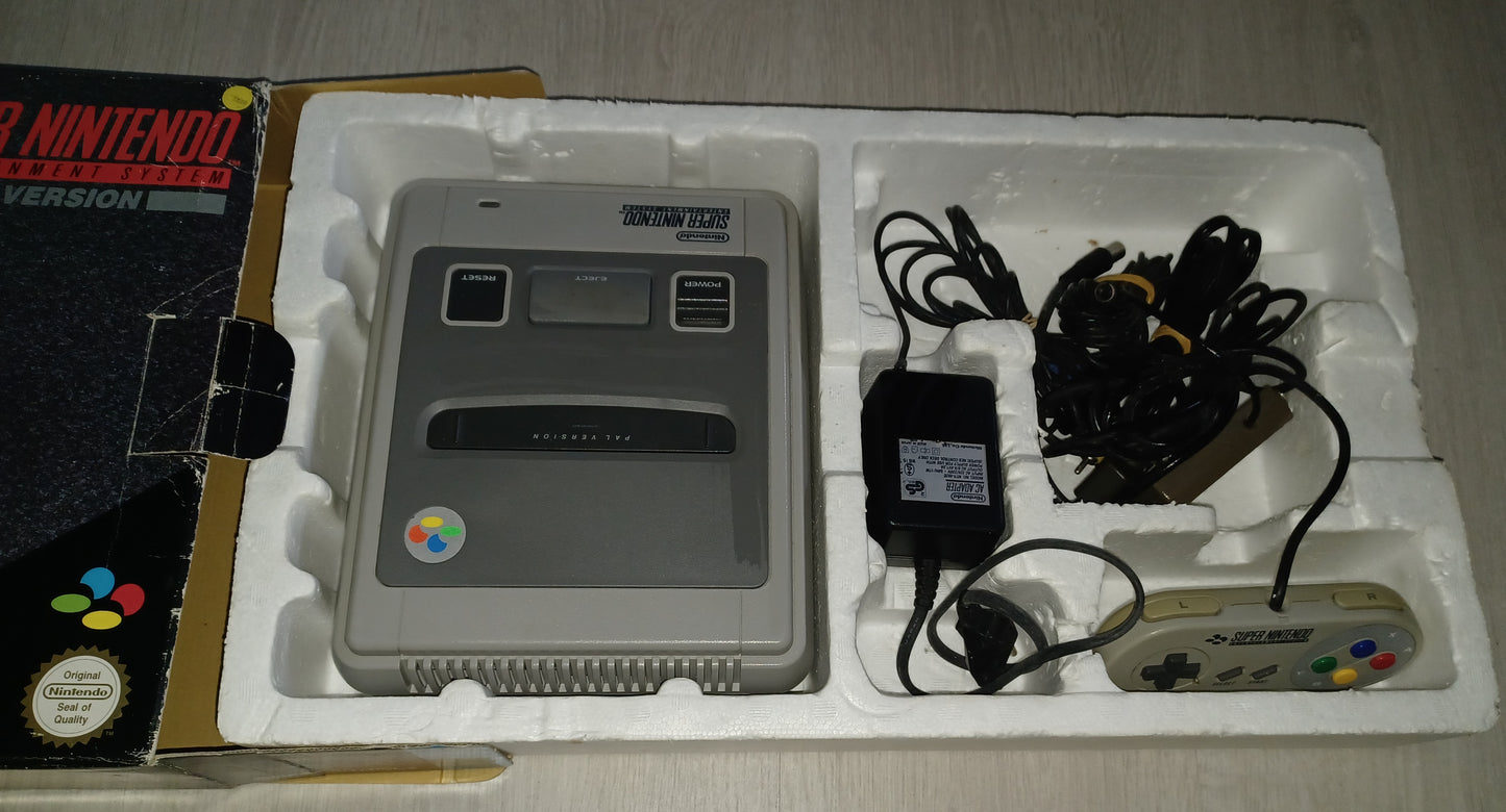 Super Nintendo (en boîte)